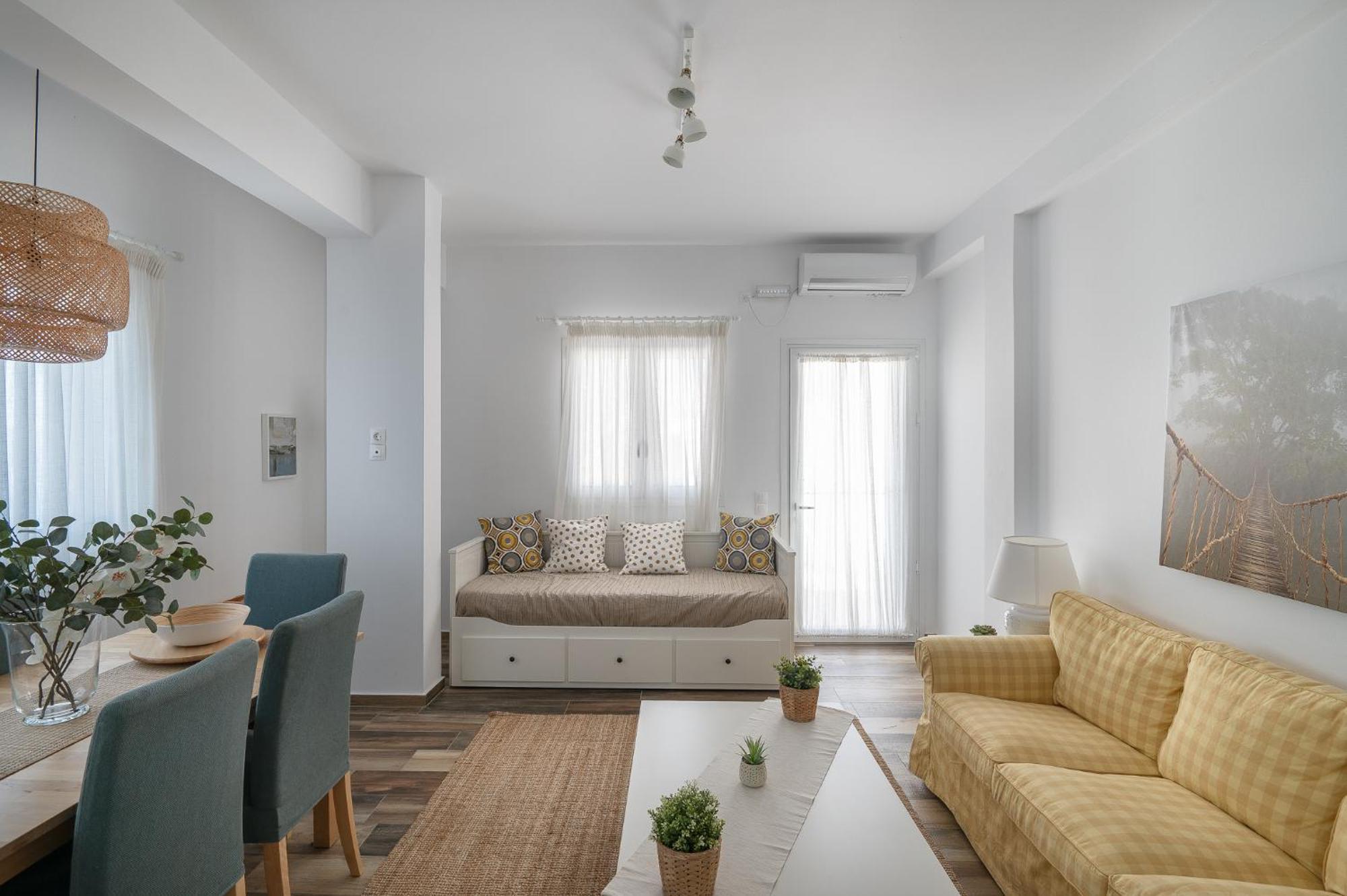 Pouletis Family Apartments - Akroyali Seaview Getaways Kalamata Eksteriør billede